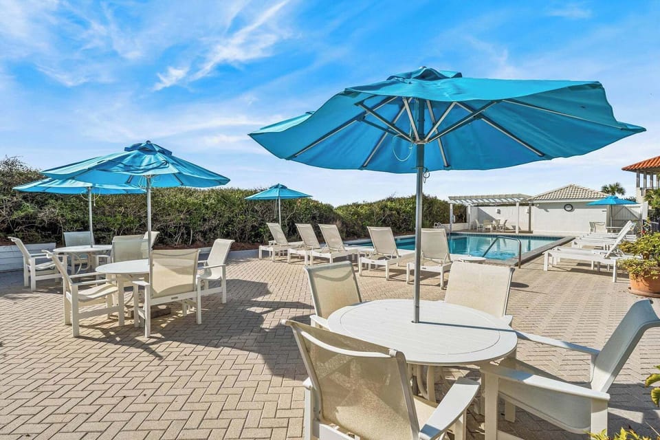 Picnic Table at the pool