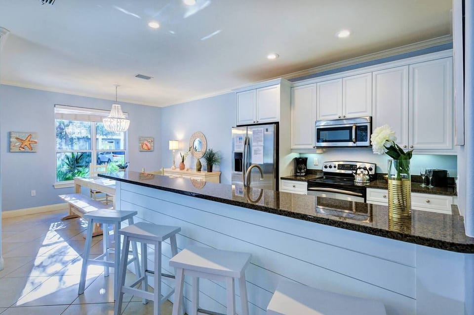 Fully Remodeled Kitchen