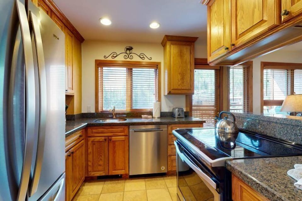 Condo (Vail_Lion_Square_652S) | Private kitchen
