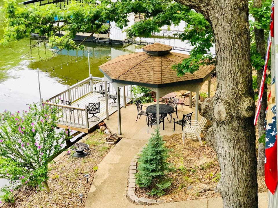 Gazebo with deck overlooking lake 
