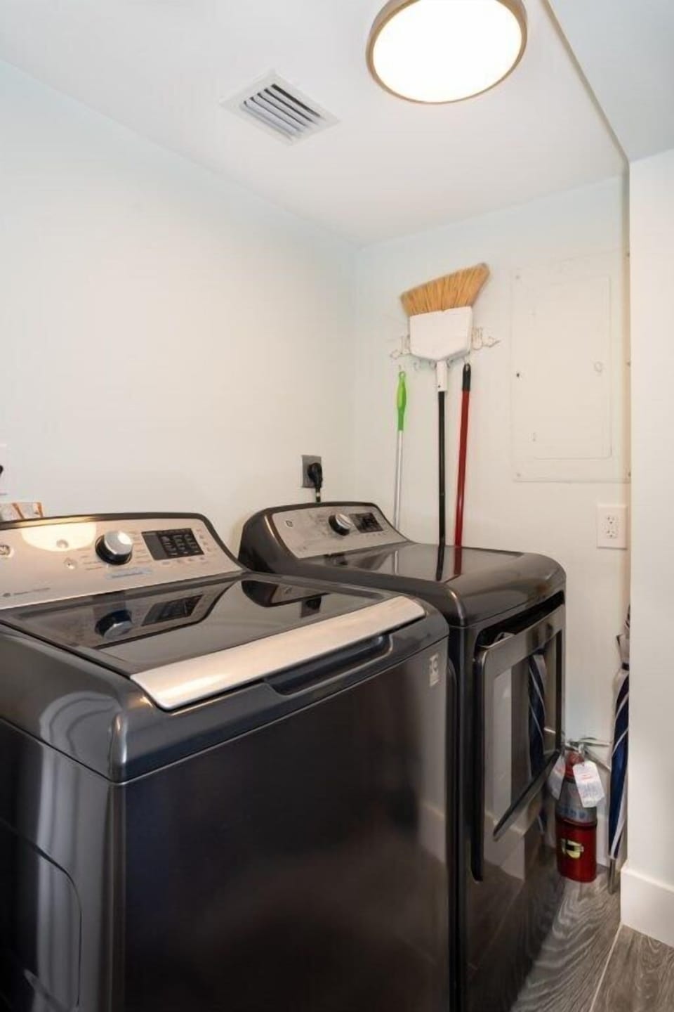 LighthousePoint222Laundry