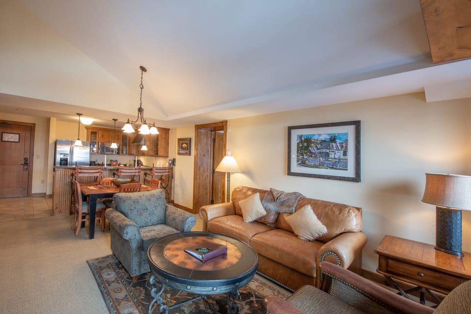 Living Room, Room, Indoors, Furniture, Couch