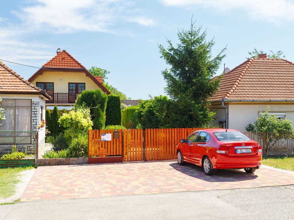 Plant, Plant Community, Vehicle, Sky, Car, Tree, Grass, Vegetation, Land Lot