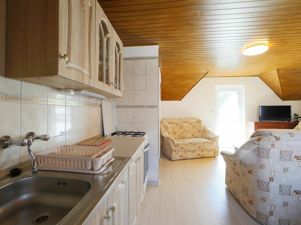 Room, Property, Interior Design, Floor, Countertop, Bathroom, Tile, Building, Furniture, Sink
