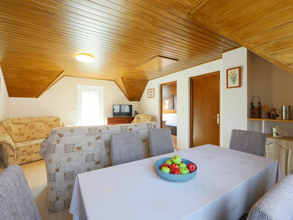 Room, Property, Ceiling, Interior Design, Furniture, Building, Wall, House, Table, Real Estate