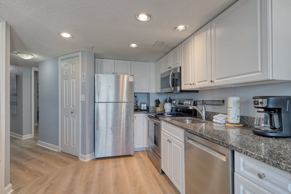 Full size kitchen appliances