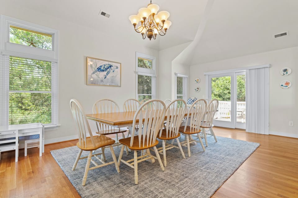 Dining Area - Top Level