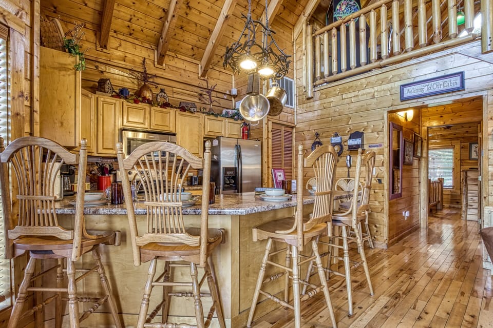 Cabin on the River in Pigeon Forge - River Livin - Bar top and fully furnished kitchen