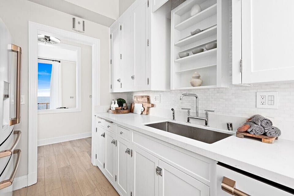 Original custom Congdon kitchen at Pumphouse on Lake Superior