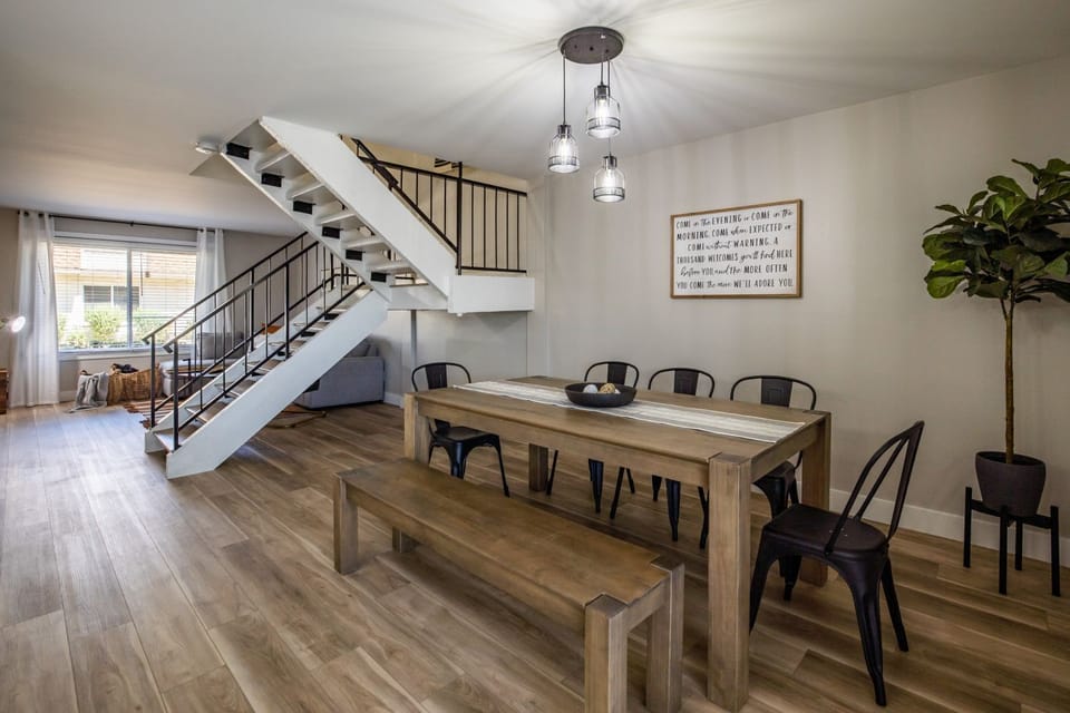 Dining table in Kitchen