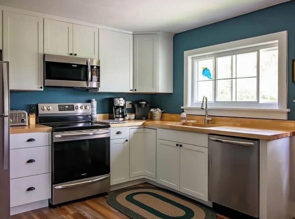 Enjoy the brand new fully equipped kitchen 