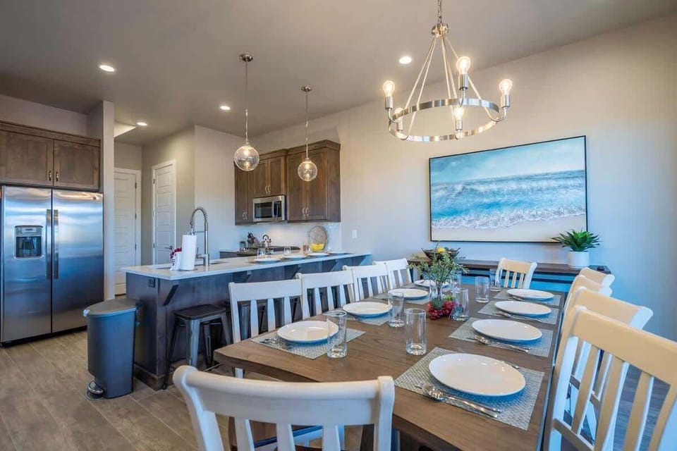 Dining area open to kitchen