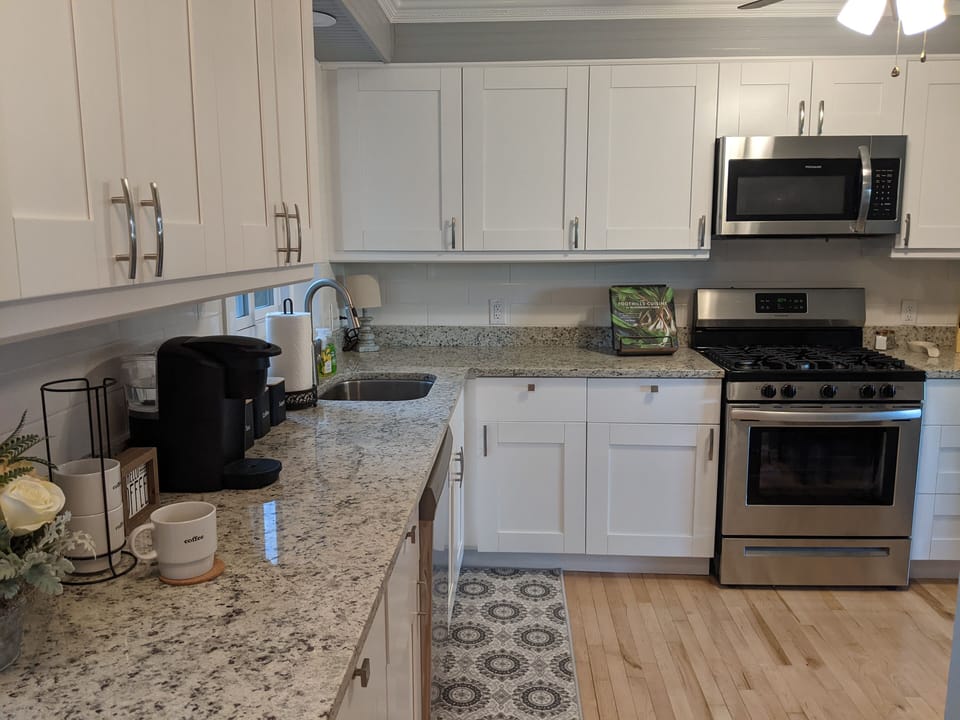 Gas stove, oven & dishwasher