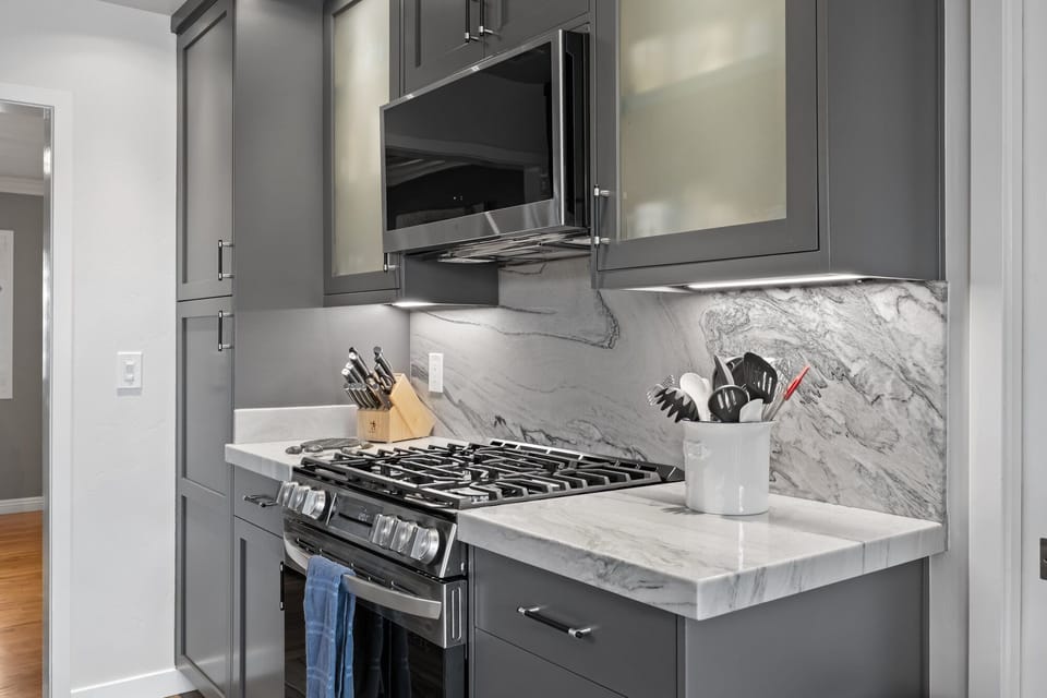 Brand-new modern appliances.