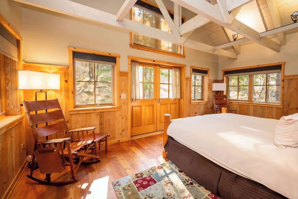 Library Cabin | Hypo-allergenic bedding available, desk, laptop workspace, WiFi (free)