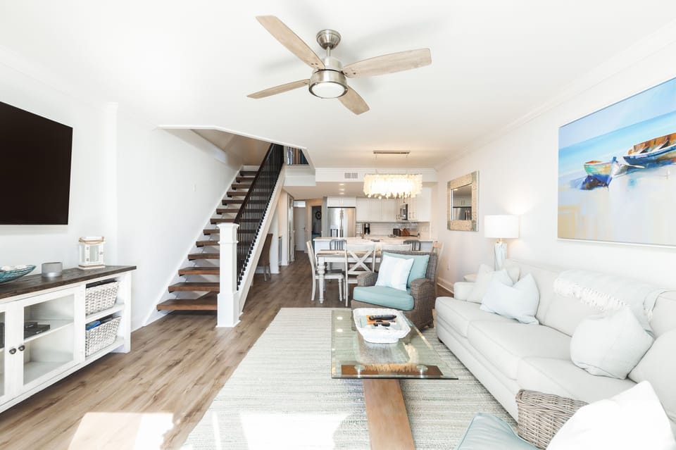 The largest floorplan in Shipwatch! Primary and 2nd Master Bed on top floor.