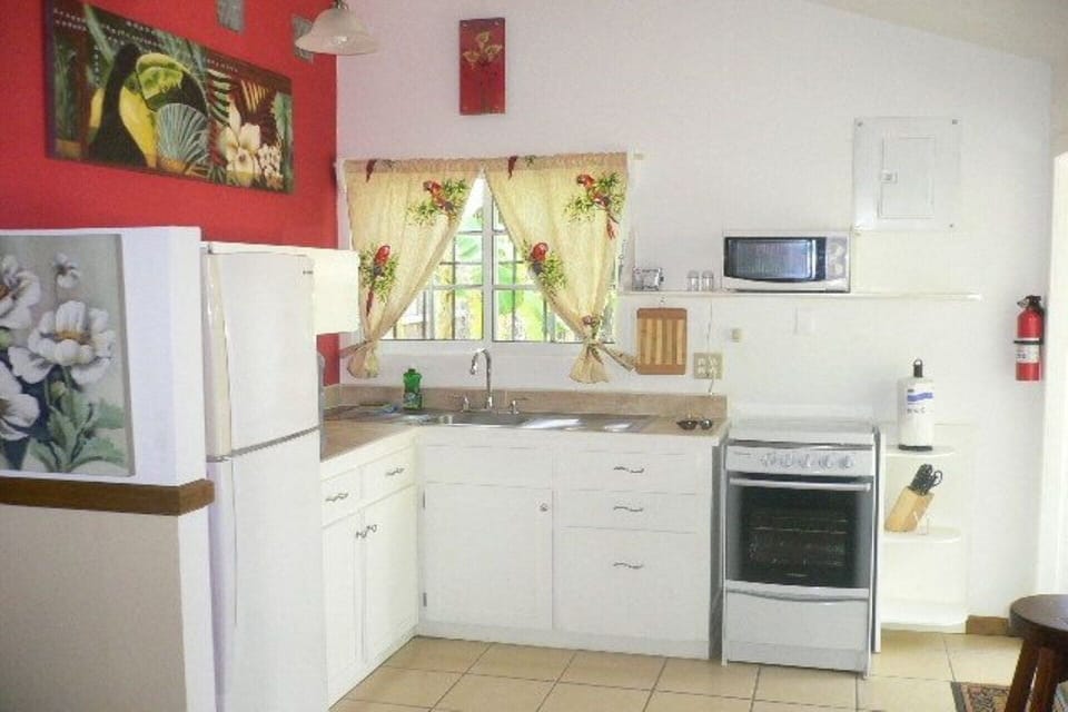 Full Kitchen in The Cottage