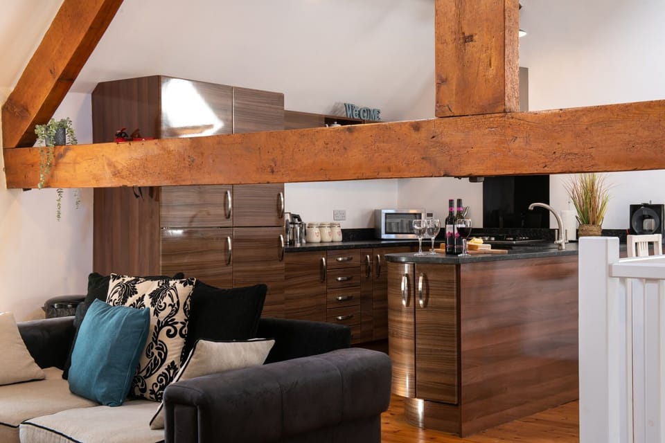 Hill Top 1 Kitchen ft. Low beam
