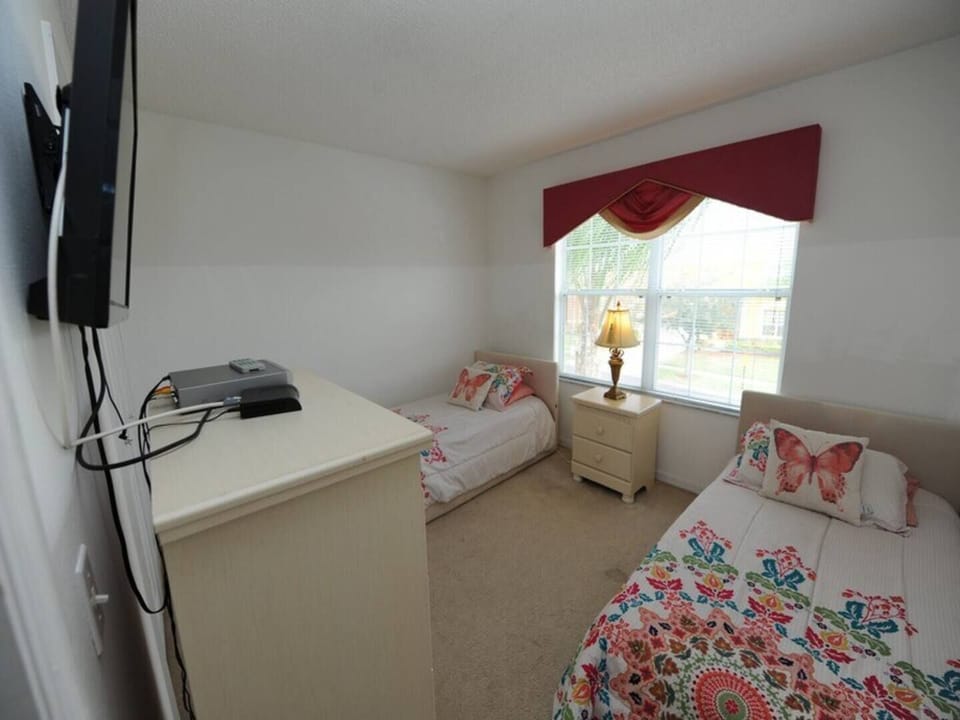 Twin Bedroom
