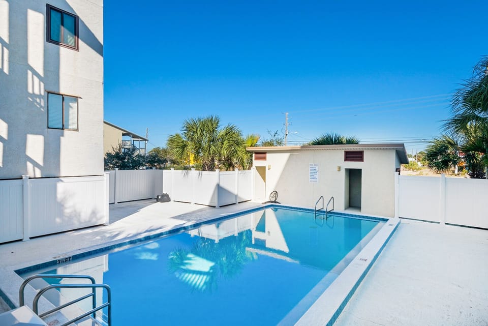 Community pool