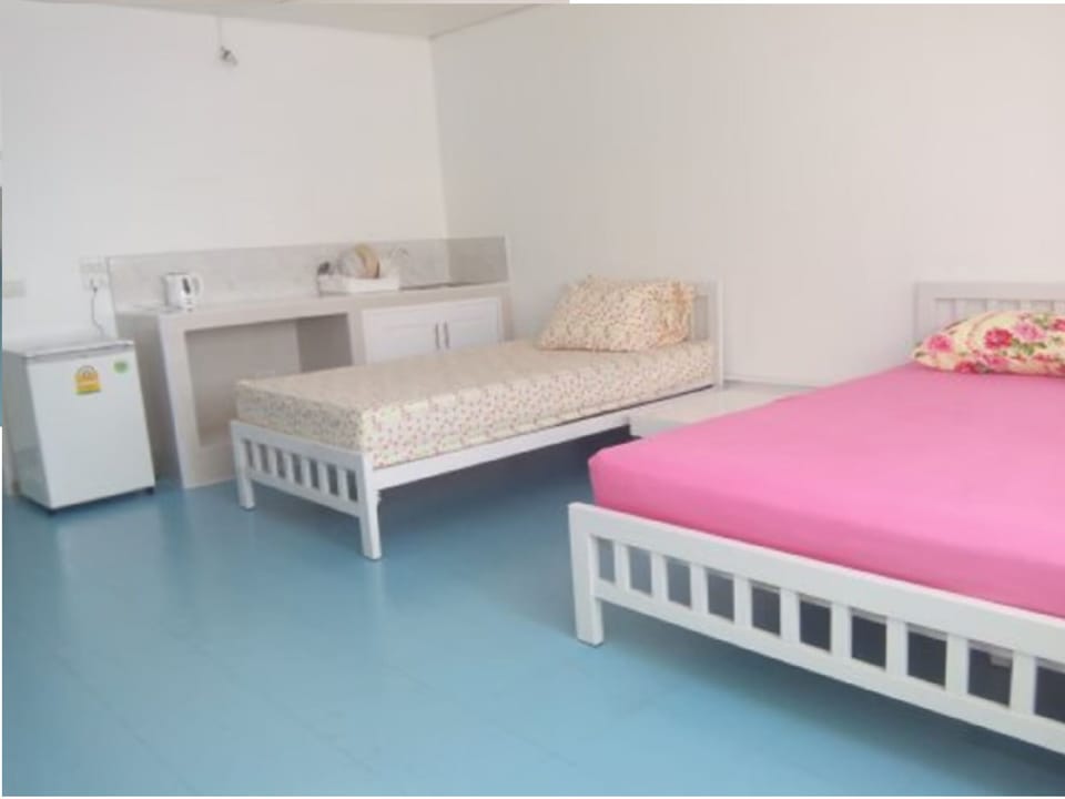 Room, 1 Bedroom, City View | Interior