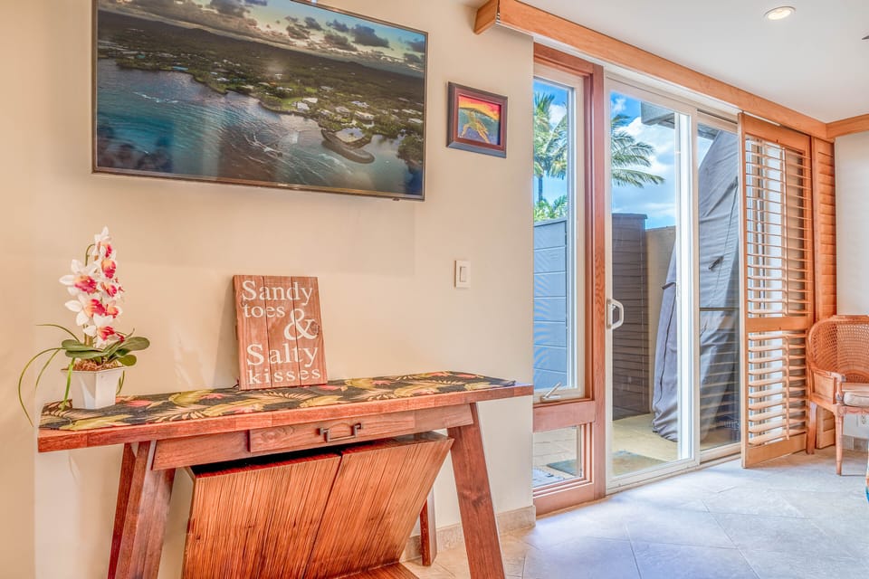 Nani Kai Hale 101 Master bedroom with own lanai entry