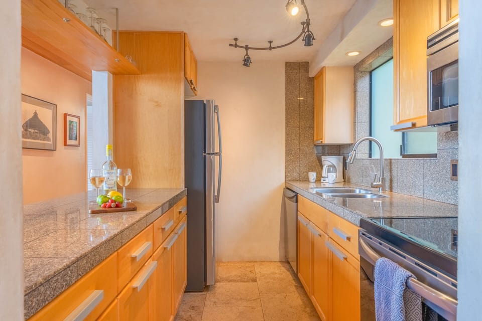Hono Kai B8 Kitchen