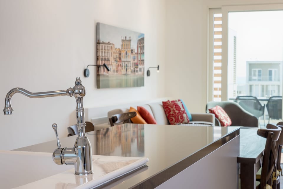 In-room safe, desk, soundproofing, WiFi (free)