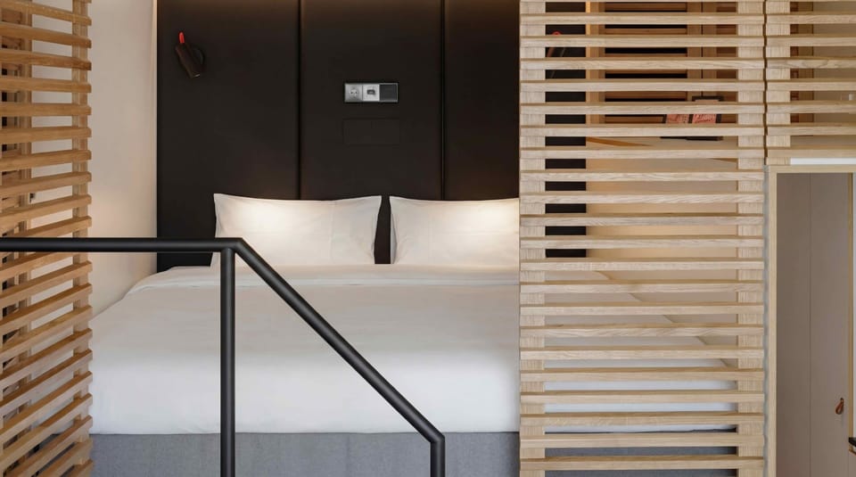 1 bedroom, premium bedding, in-room safe, desk