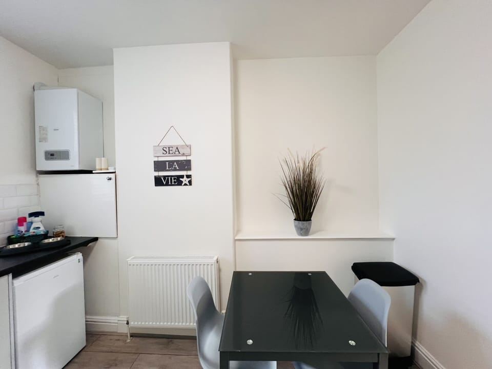 Deluxe Apartment, Ensuite | Shared kitchen
