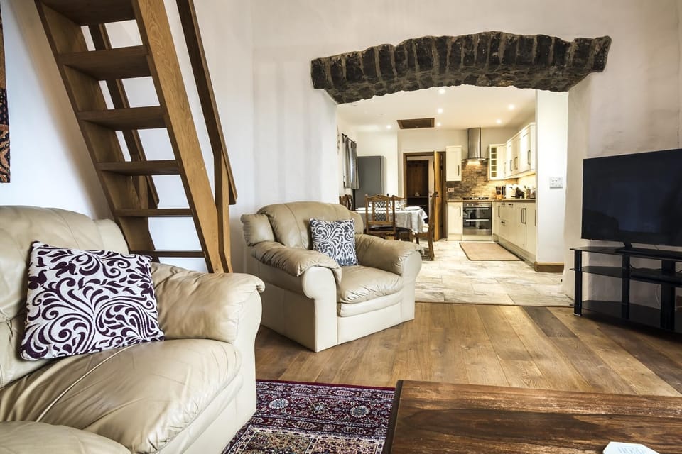 Orchard Cottage - Barn Conversion - Beavers Hill (1107)