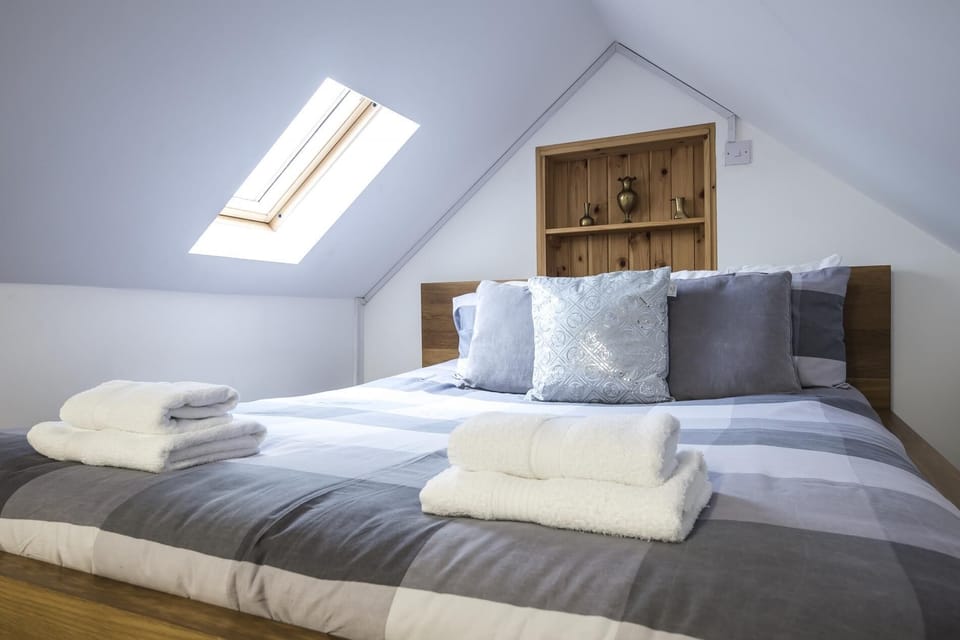 Orchard Cottage - Barn Conversion - Beavers Hill (1102)