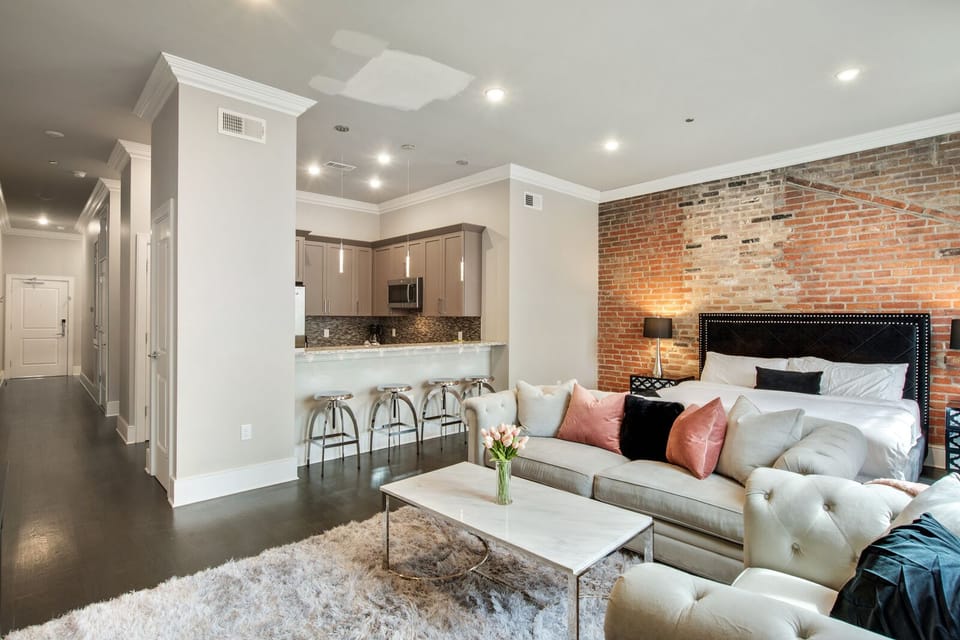 Living room/kitchen bar