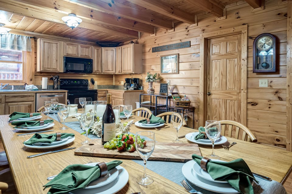 Premium Cabin | Dining room