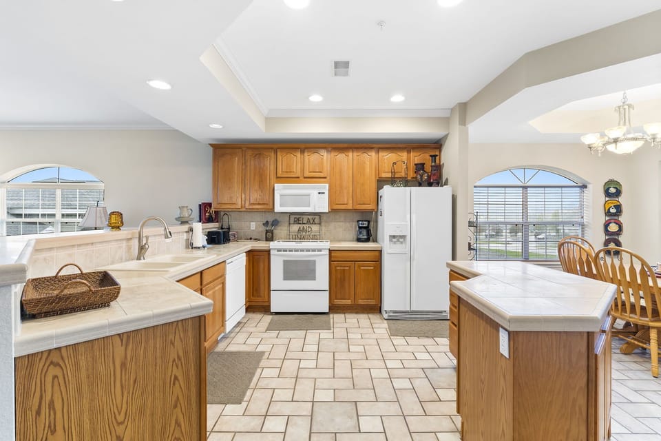 Full Kitchen with Major Appliances