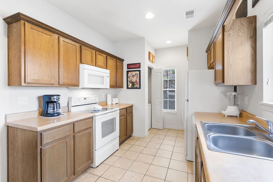 Full Kitchen