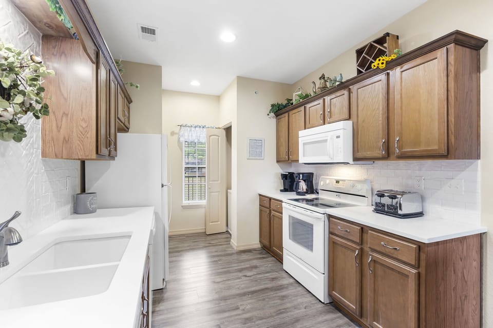 Full Kitchen