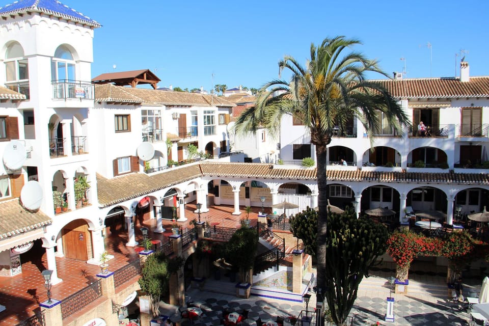 Views into Villamartin Plaza