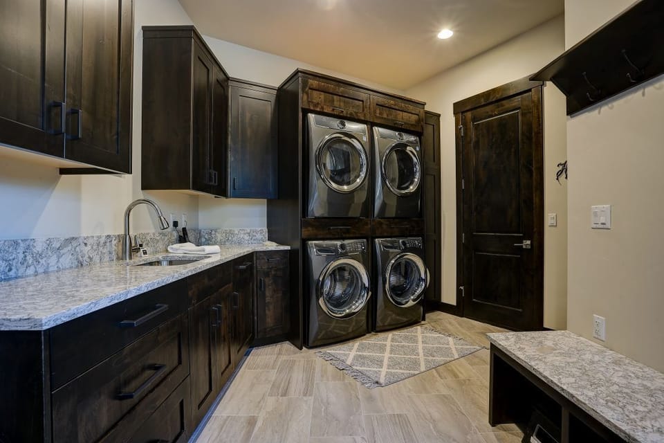56671 Sunstone Loop-34