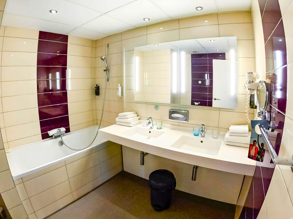 Standard Suite, 1 Double Bed with Sofa bed | Pillowtop beds, desk, laptop workspace, blackout drapes