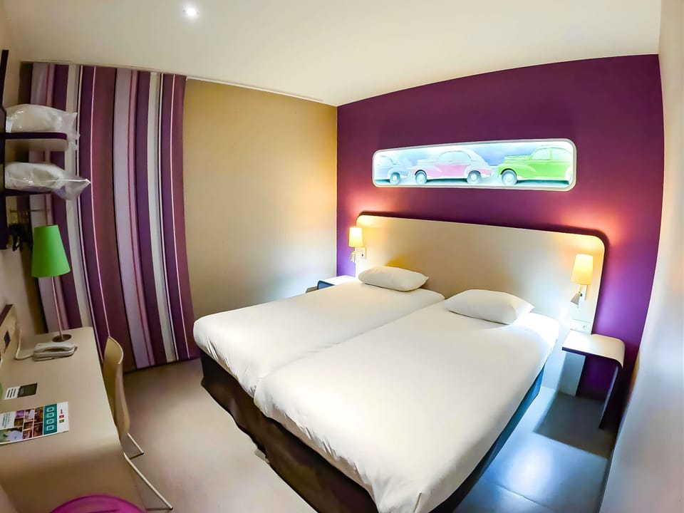 Standard Room, 2 Twin Beds | Pillowtop beds, desk, laptop workspace, blackout drapes