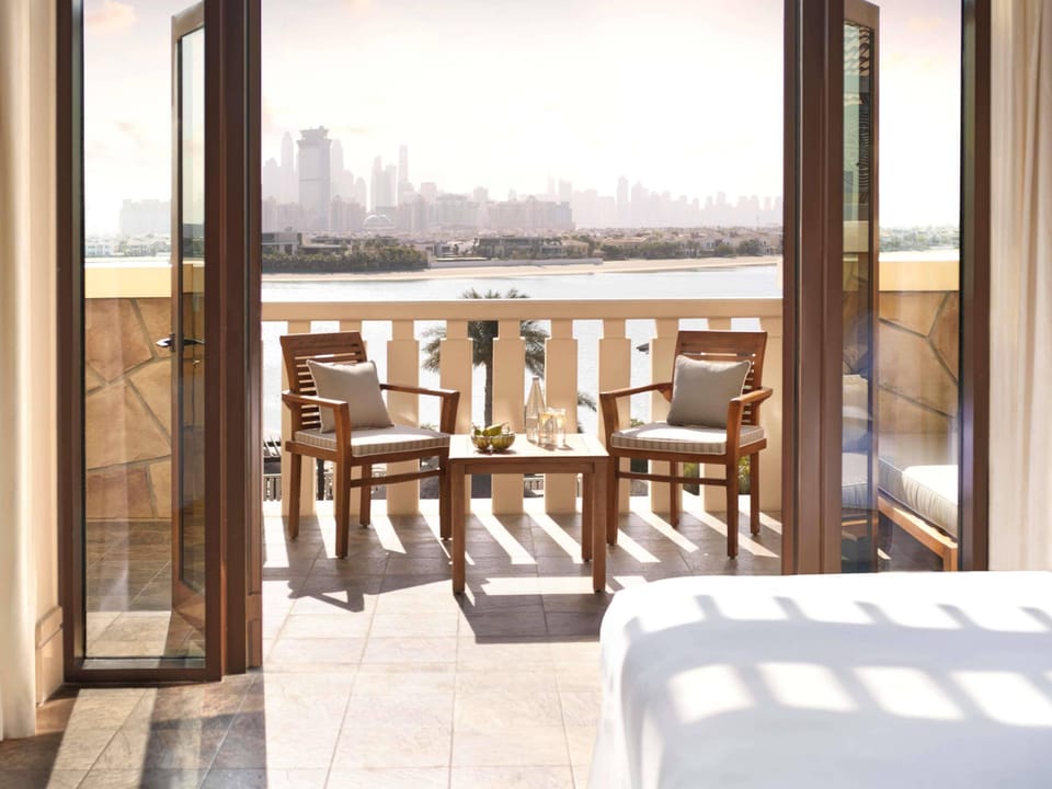 Luxury Room, 1 King Bed, Balcony (Palm View) | Egyptian cotton sheets, premium bedding, minibar, in-room safe