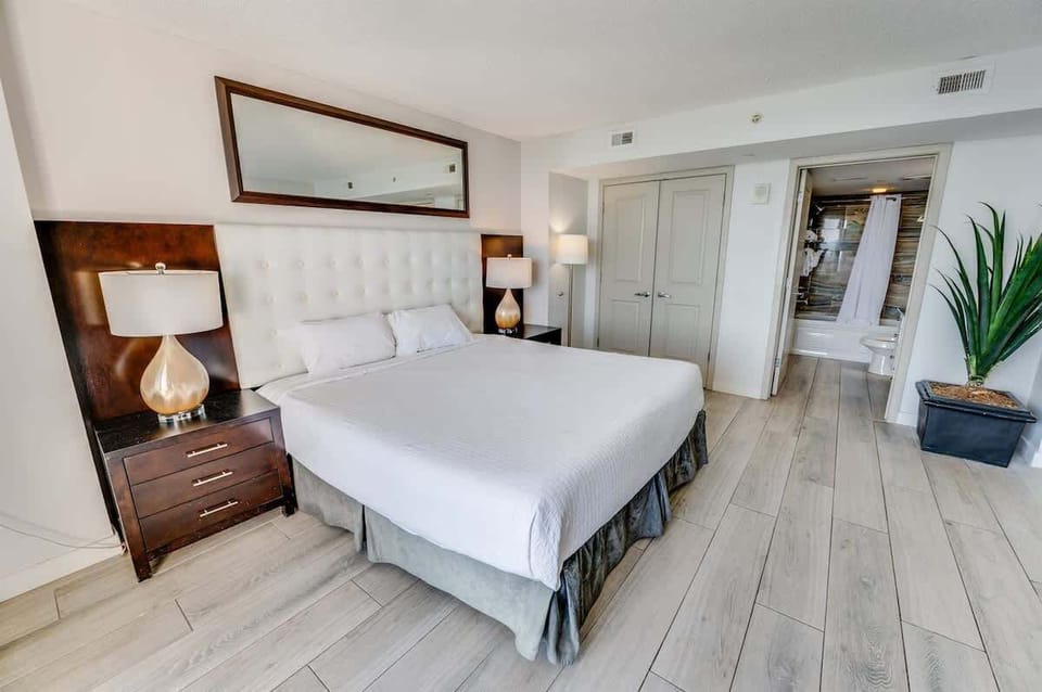 Beautiful Bedroom with Amazing Views ☀️