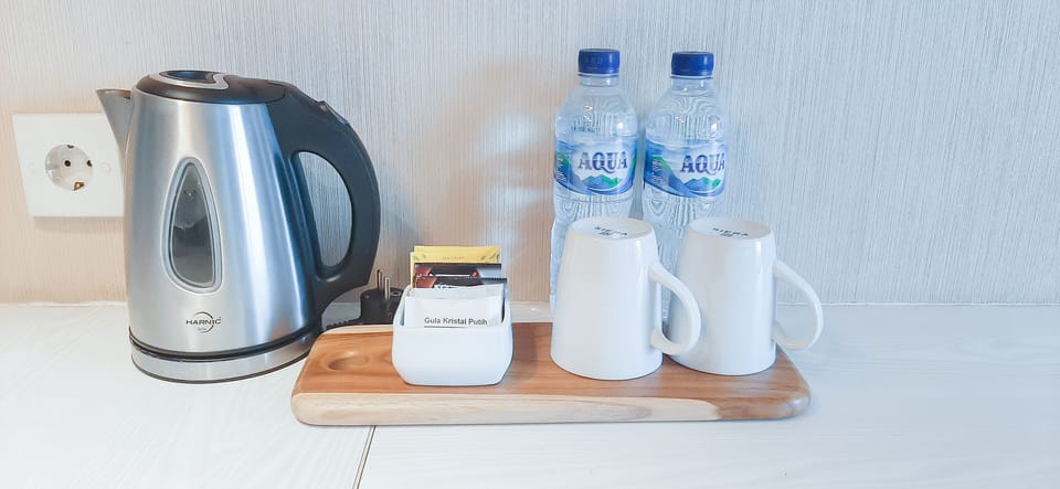 Deluxe Studio Suite | Coffee and/or coffee maker