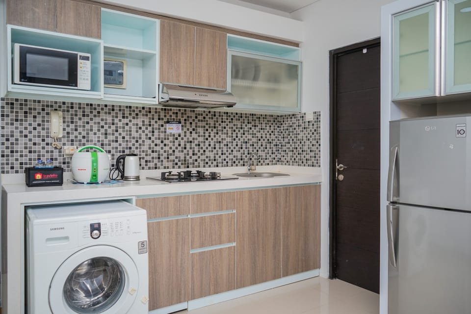 Room | Private kitchen | Fridge, stovetop, cookware/dishes/utensils