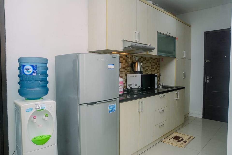 Room | Private kitchen | Fridge, stovetop, cookware/dishes/utensils
