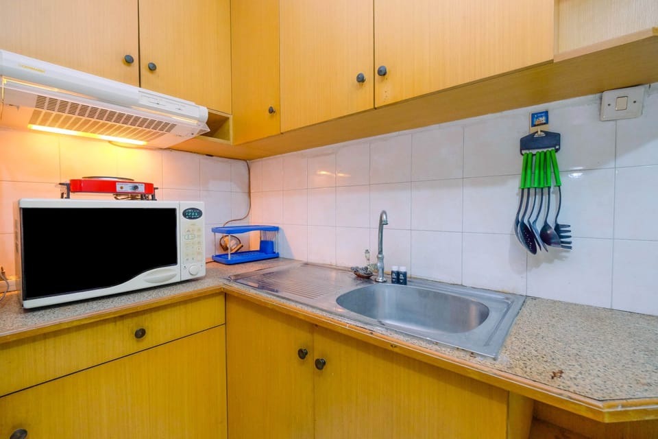 Fridge, stovetop, cookware/dishes/utensils