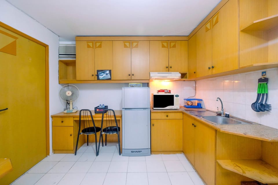 Room | Private kitchen | Fridge, stovetop, cookware/dishes/utensils