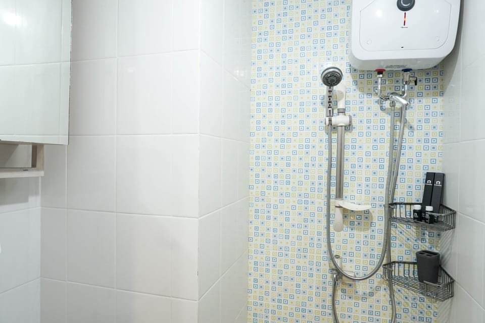 Shower, towels