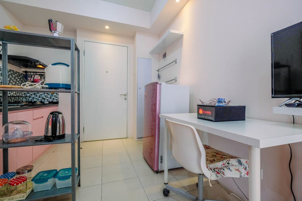 Fridge, stovetop, cookware/dishes/utensils
